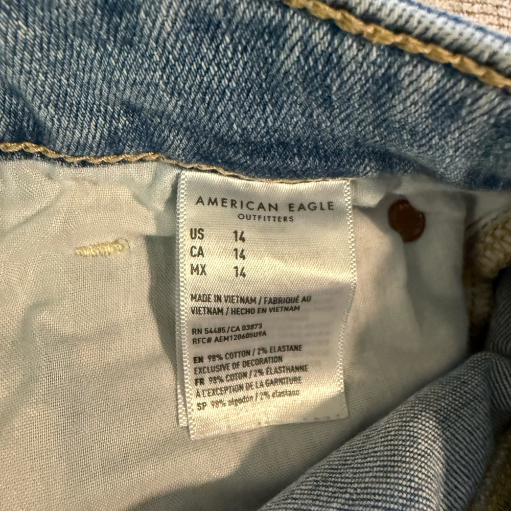 AE Next Level High-Waisted Ripped Denim Short Short size 14 - Picture 7 of 7